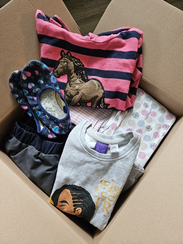 Paket mit kleidung mädchen - paket,