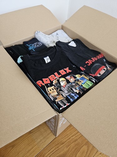Paket mit kleidung junge - paket,